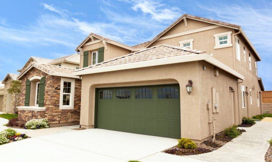 How To Choose The Right Garage Door For Your Home