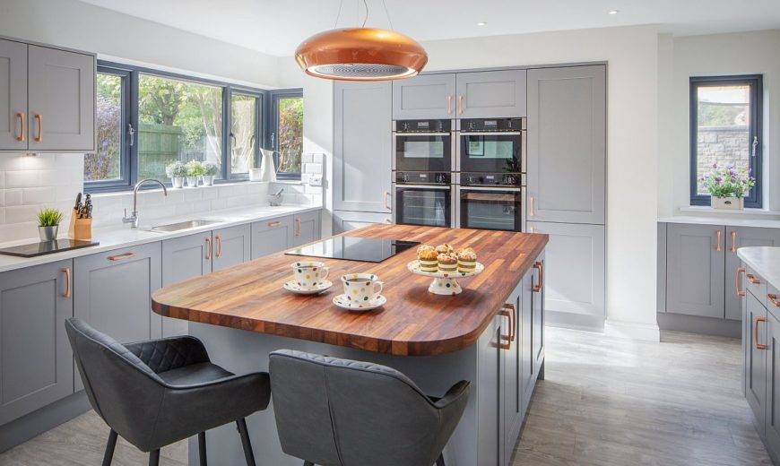 Wood-Topped Kitchen Island: Adding Visual and Textural Contrast