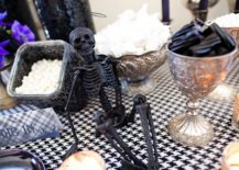 Finding-the-right-decorative-pieces-for-the-fab-Halloween-themed-party-table-75821-217x155