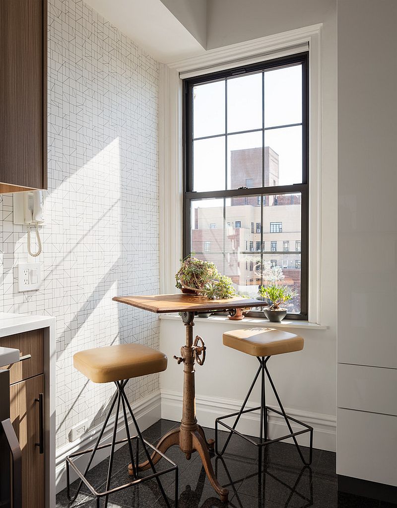 Gorgeous-New-York-kitchen-with-a-tiny-breakfast-zone-that-sits-next-to-the-window-66221