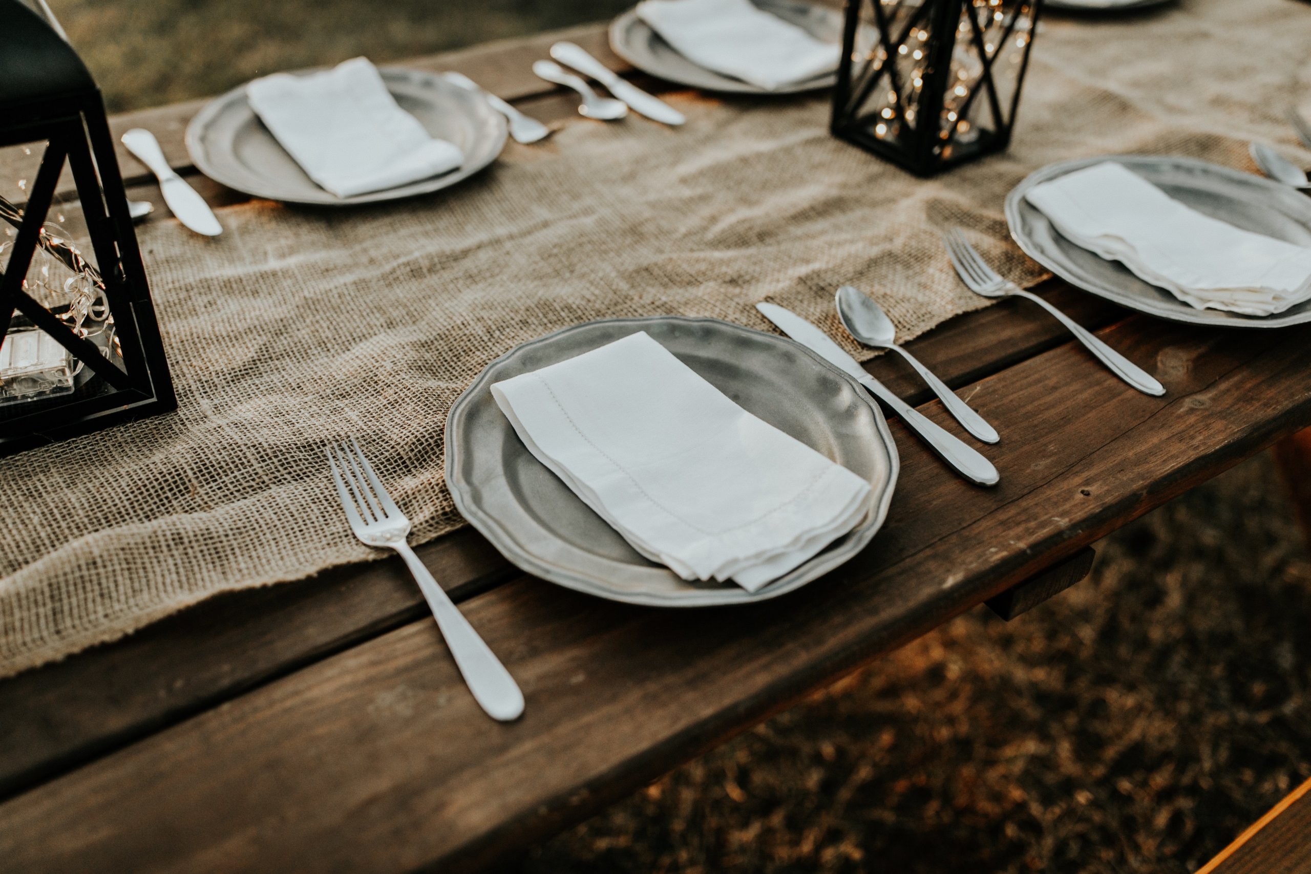 neutral linen and theme for thanksgiving dinner